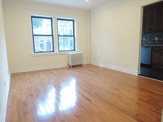 2nd image of 2424 42nd St APT D3