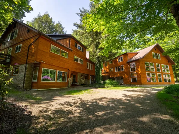 2662 Eureka Rd, Grand Valley, PA 16420