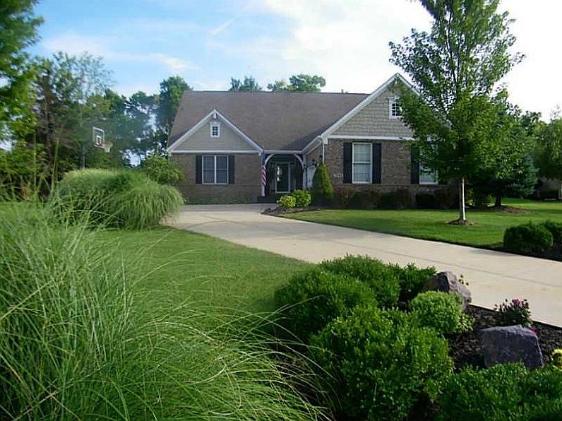 1st image of 7945 Beechwood Farms Dr
