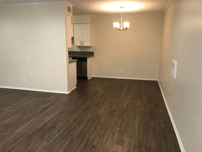 816 S. Bundy Dr — Photo 11
