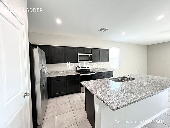 3rd image of 1405 W Kennedy Ave