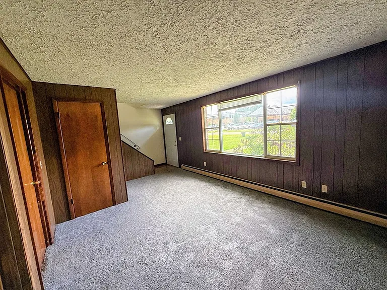 442 Avis Ave NW — Photo 3