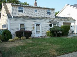 61 Hill Ln, Levittown, NY 11756