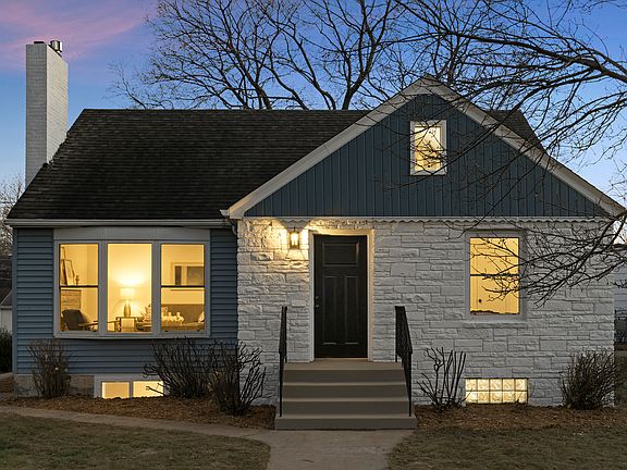 5th image of 912 Idaho Ave W