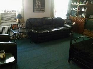10 Edwards St APT 3E, Roslyn Heights, NY 11577