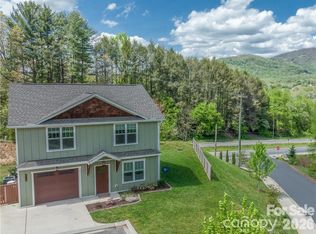 101 Towne Pl, Clyde, NC 28721