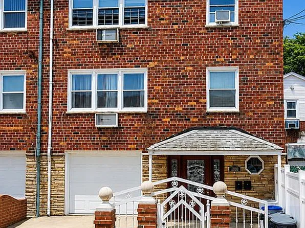 2890 E 195th St, Bronx, NY 10461