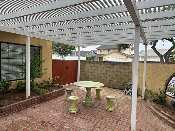 3rd image of 23332 Halldale Ave