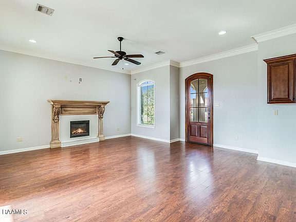 3rd image of 100 Meadowhollow Dr