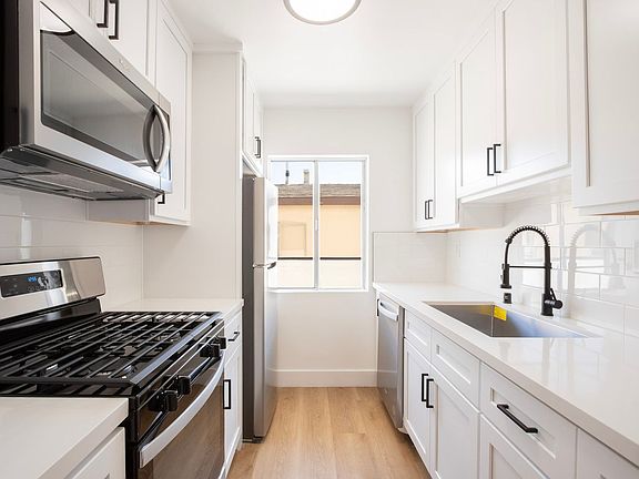 4th image of 1428 15th St APT 204