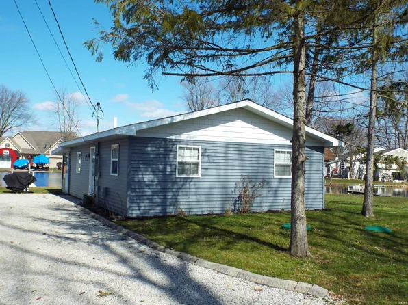 106 Ems D24 Ln, Syracuse, IN 46567