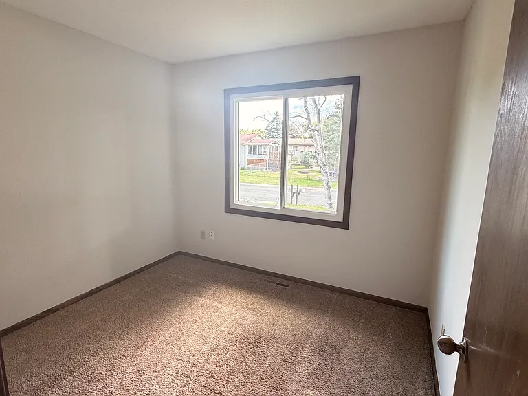 9755 Nathan Ln N — Photo 14