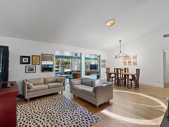 3rd image of 4604 Rue St