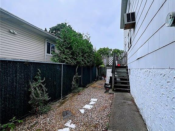 4th image of 196 Kirshon Ave