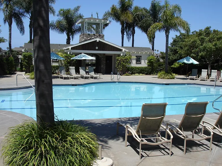 Large POOL AND SPA