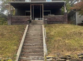 111 N Park St, Savanna, IL 61074