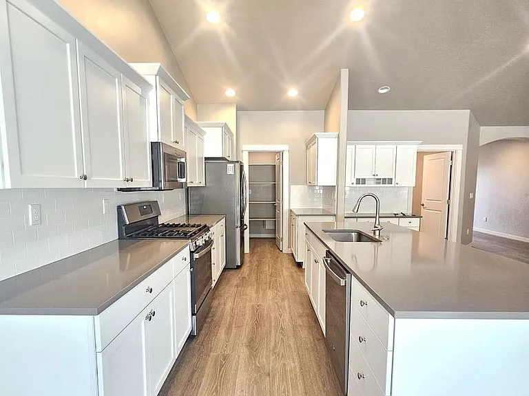 10722 W Royal Fern Ct — Photo 2