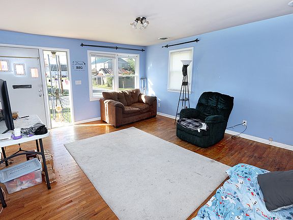 2nd image of 321 W Jefferson Street