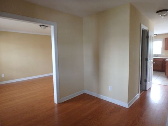 2nd image of 107 Cypress Bay Dr
