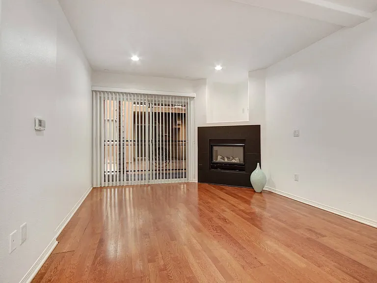 821 Wilcox Ave — Photo 44
