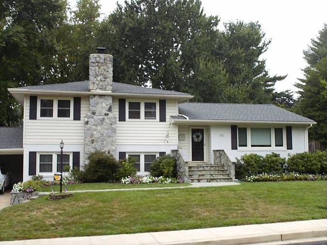 House is MUCH larger than it looks from the front!