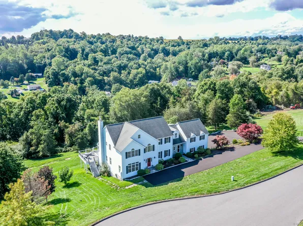 8 Trailing Ridge Road, Brookfield, CT 06804