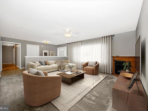 3rd image of 1160 Marthas Ct E