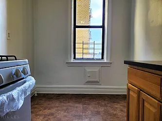 Rented by Hillel Realty Group