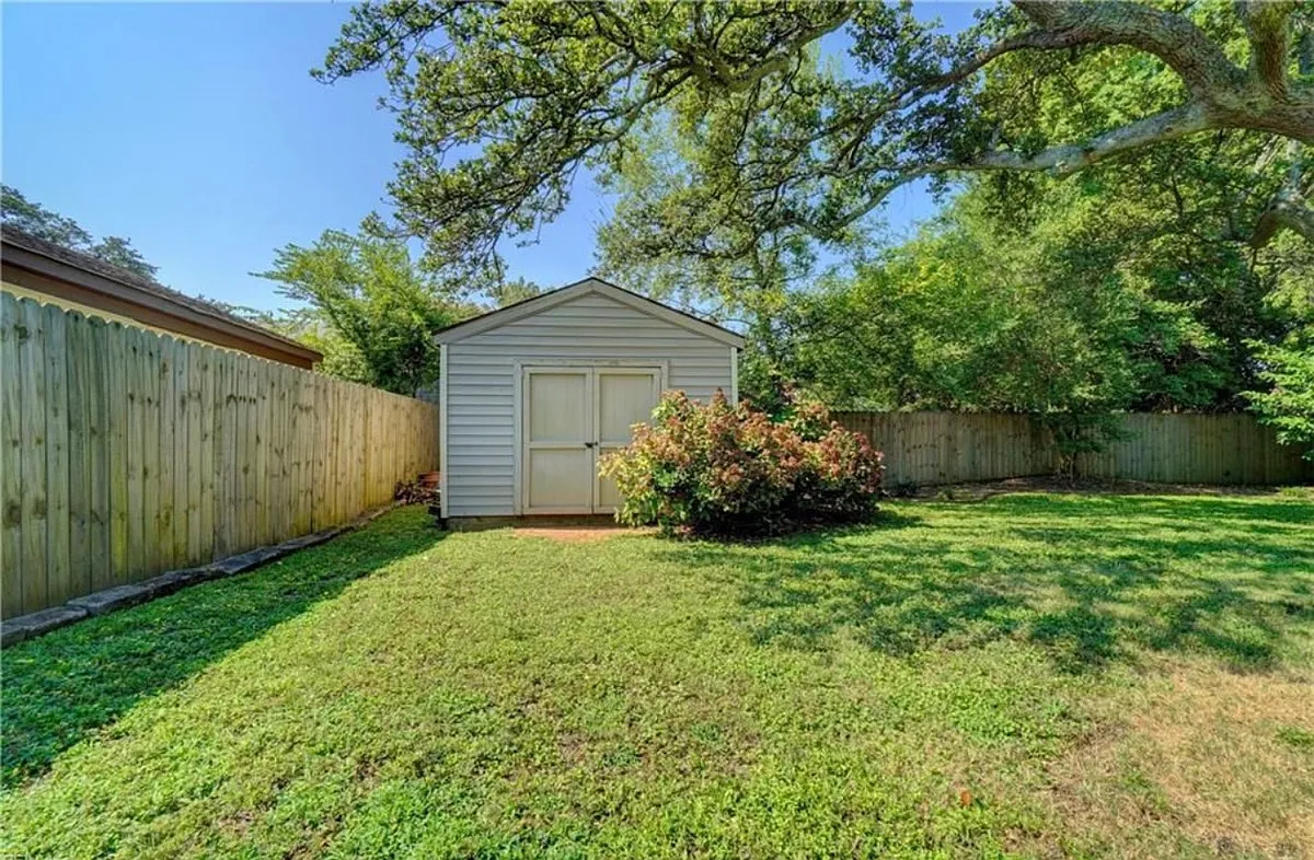 Building Photo - 403 Oak Grove Rd