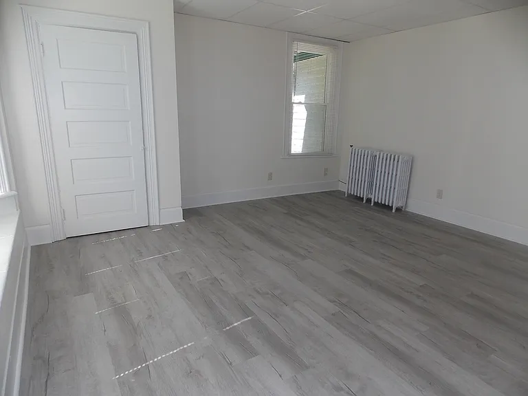727 W Beaver St #5 — Photo 6