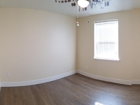 5th image of 2820 T St Unit 101