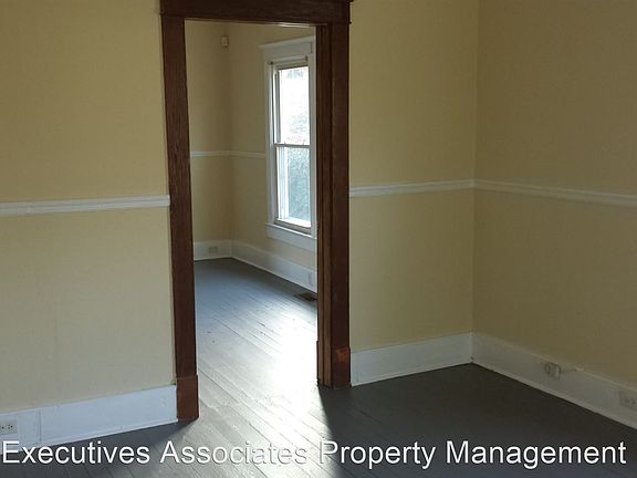 5th image of 3922 Catalpa Ave