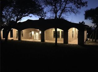 7220 N Lakeview Dr, Salado, TX 76571