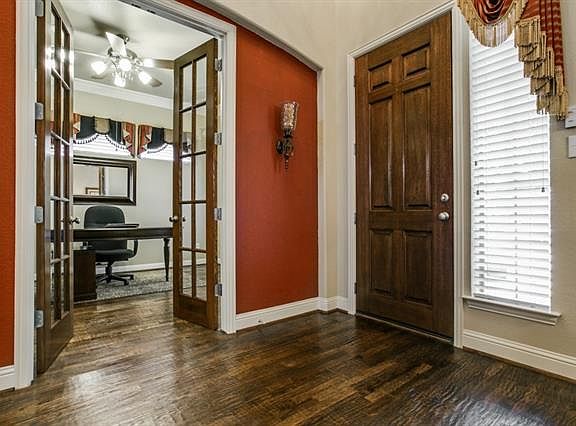 4th image of 2027 Hopewell Dr