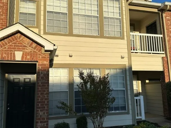 4190 NW Meadow Creek Cir APT 202, Fayetteville, AR 72703