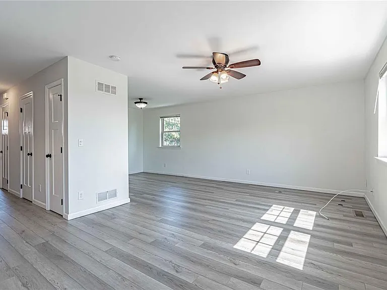 3329 S 2nd St — Photo 14