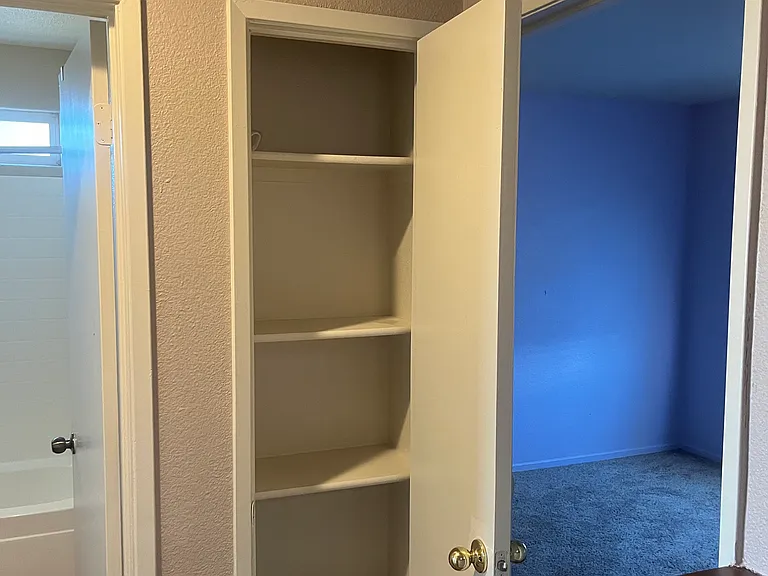 6047 Dresden Way — Photo 3