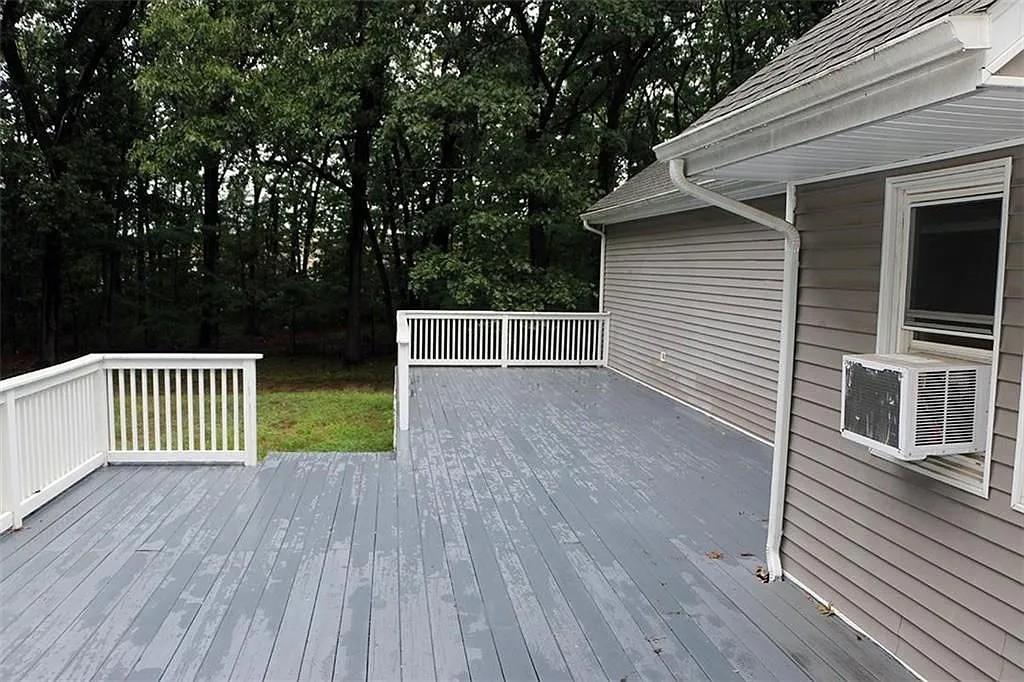 4 bed, 2.0 bath, 2524 sqft, $4,500 — Photo 4
