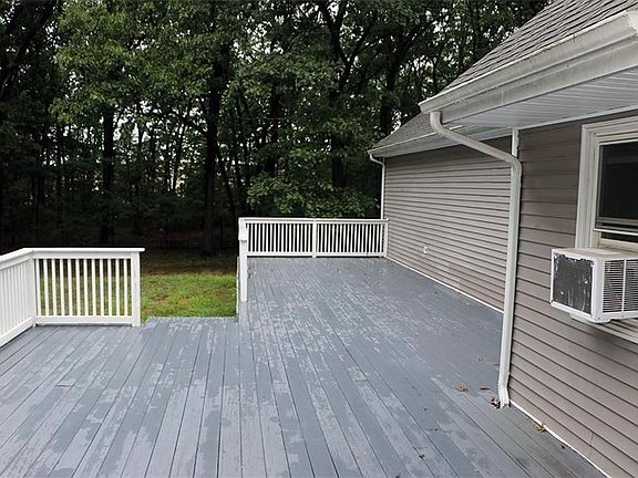4th image of 52 Charcalee Dr