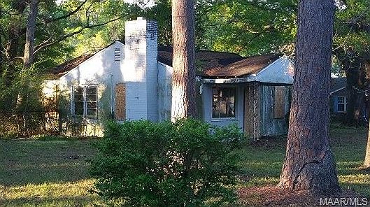2nd image of 104 Davis Dr