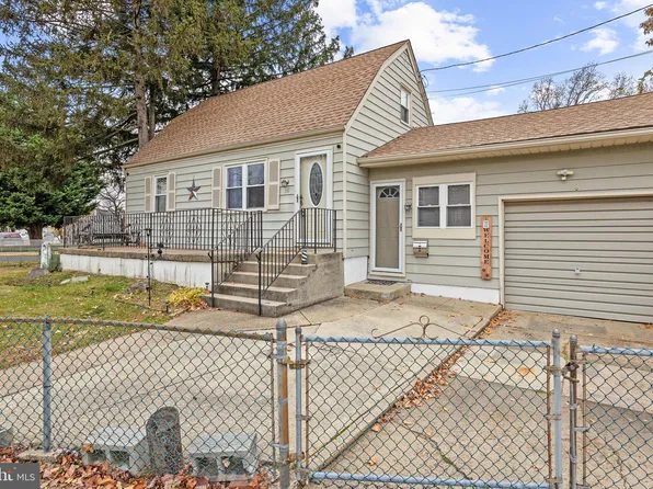 14 Bergen Ave, Bellmawr, NJ 08031