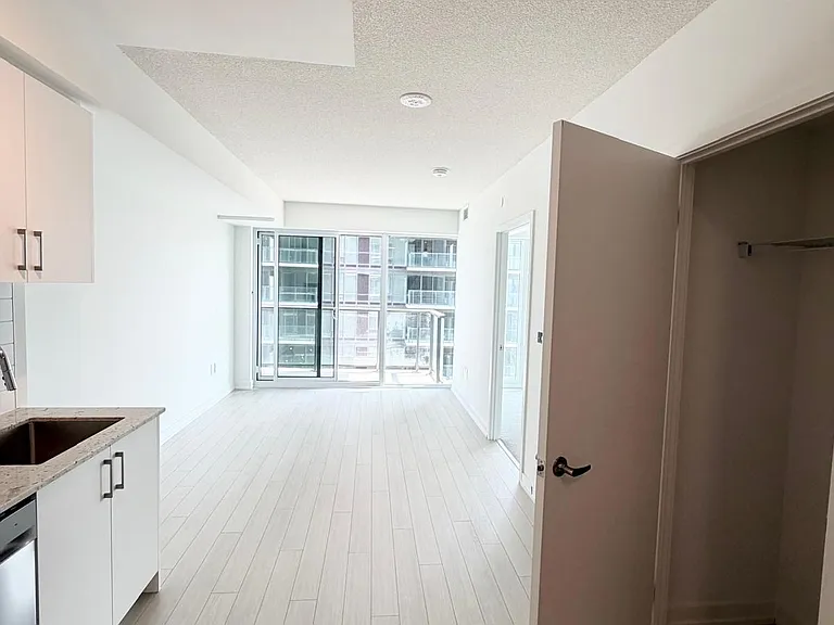4010 Eglinton Ave W #1307 — Photo 13