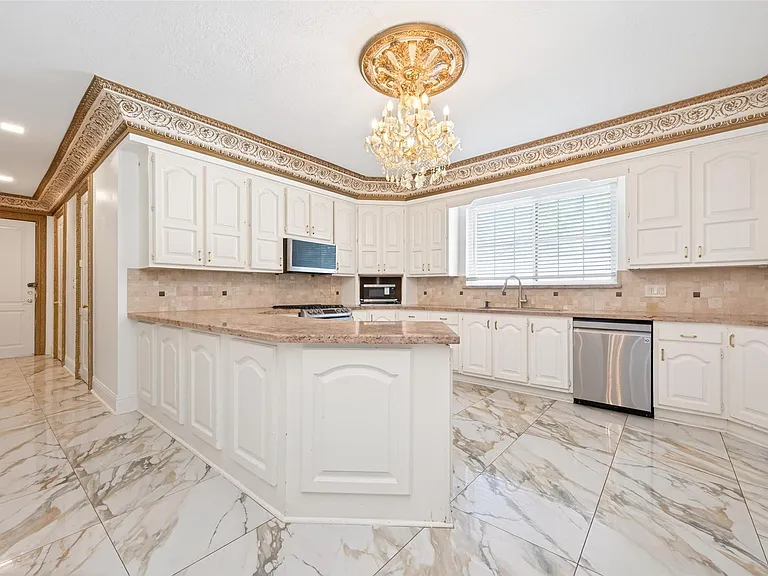 24 Windermere Ln — Photo 10