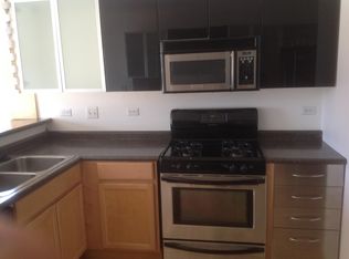 2324 College Green Dr, Elgin, IL 60123