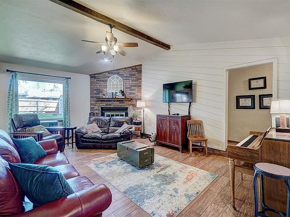 5th image of 2901 Greenfield Dr