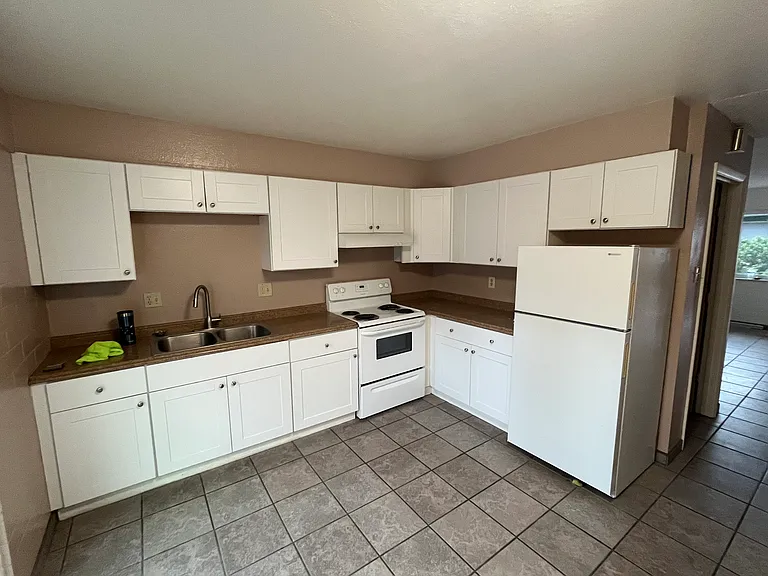 516 Madeira Dr SE #3 — Photo 7