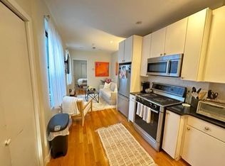 419 Hanover St #7R, Boston, MA 02113