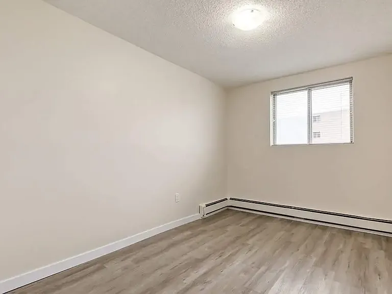 89 Collins Cres SE #201 — Photo 11