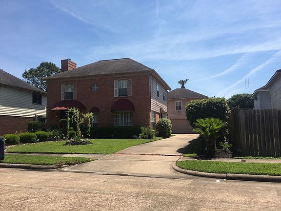3rd image of 923 Turtle Creek Dr