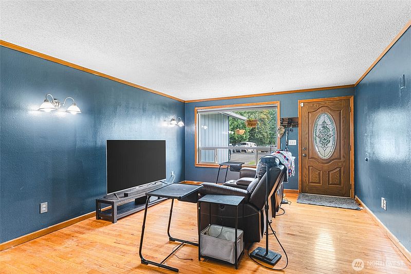 4th image of 5325 79th Court SW